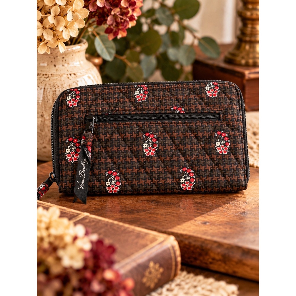 Vintage Vera Bradley Houndstooth Brown Quilted Zip Around Wristlet Wallet Fall